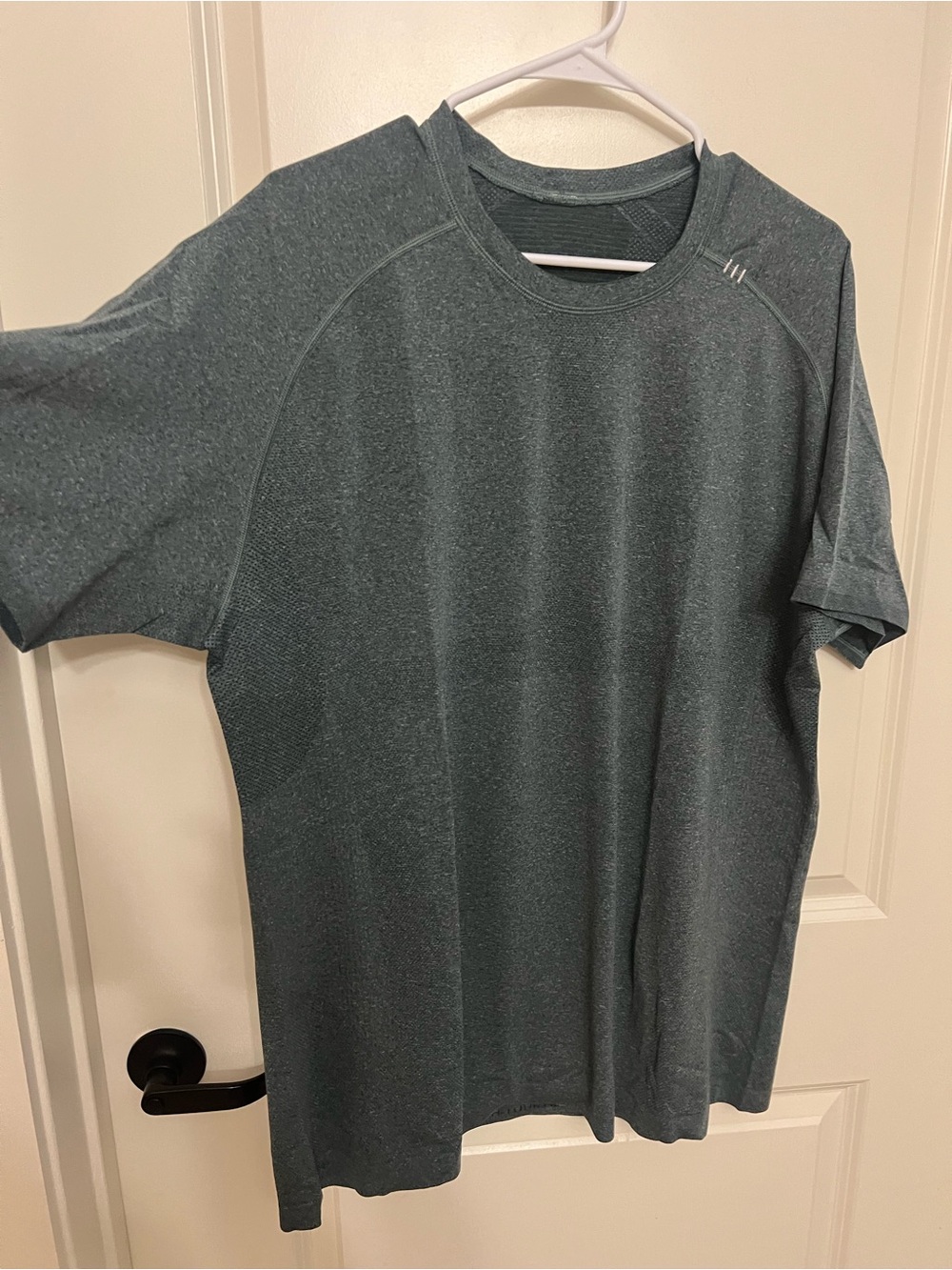 Lululemon Men's Short Sleeve Performance Tee in Heather Teal